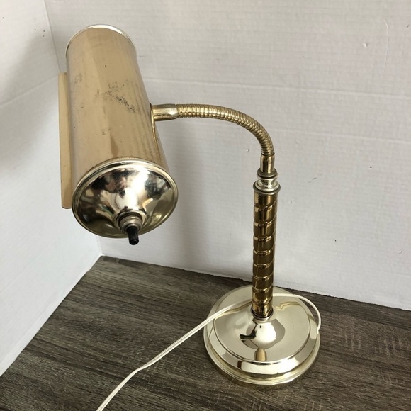 Vintage  Brass Bankers Lamp - Picture 2 of 14